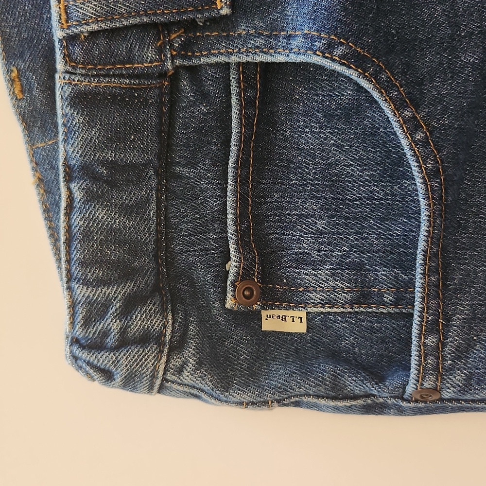 L.L. Bean Men's Comfort Waist Jeans 37x32 - Picture 6 of 8